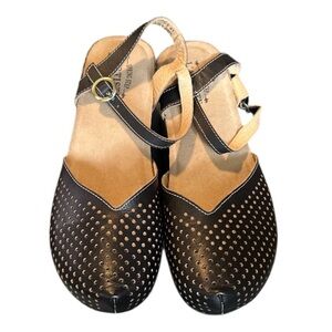 L'Artiste Mary Jane Spring Step‎ flats in black in EUC, size 41 (US 9).
